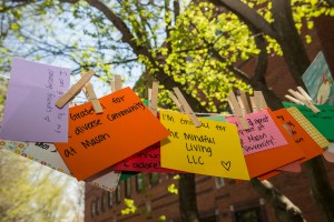 Students and staff post messages detailing what they are grateful for on Well-Being Day. Photo by Evan Cantwell/Creative Services/George Mason University